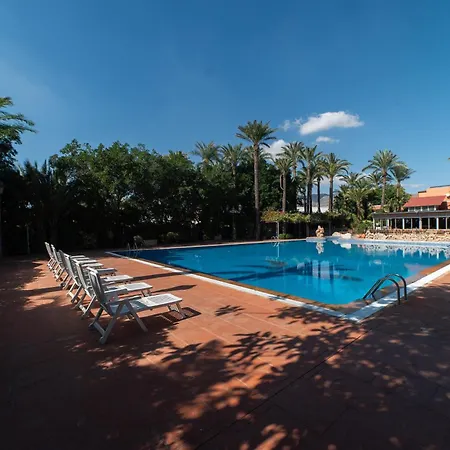 Palmeras Resort